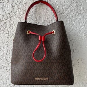Michael Kors Suri Large Bucket Crossbody Bag